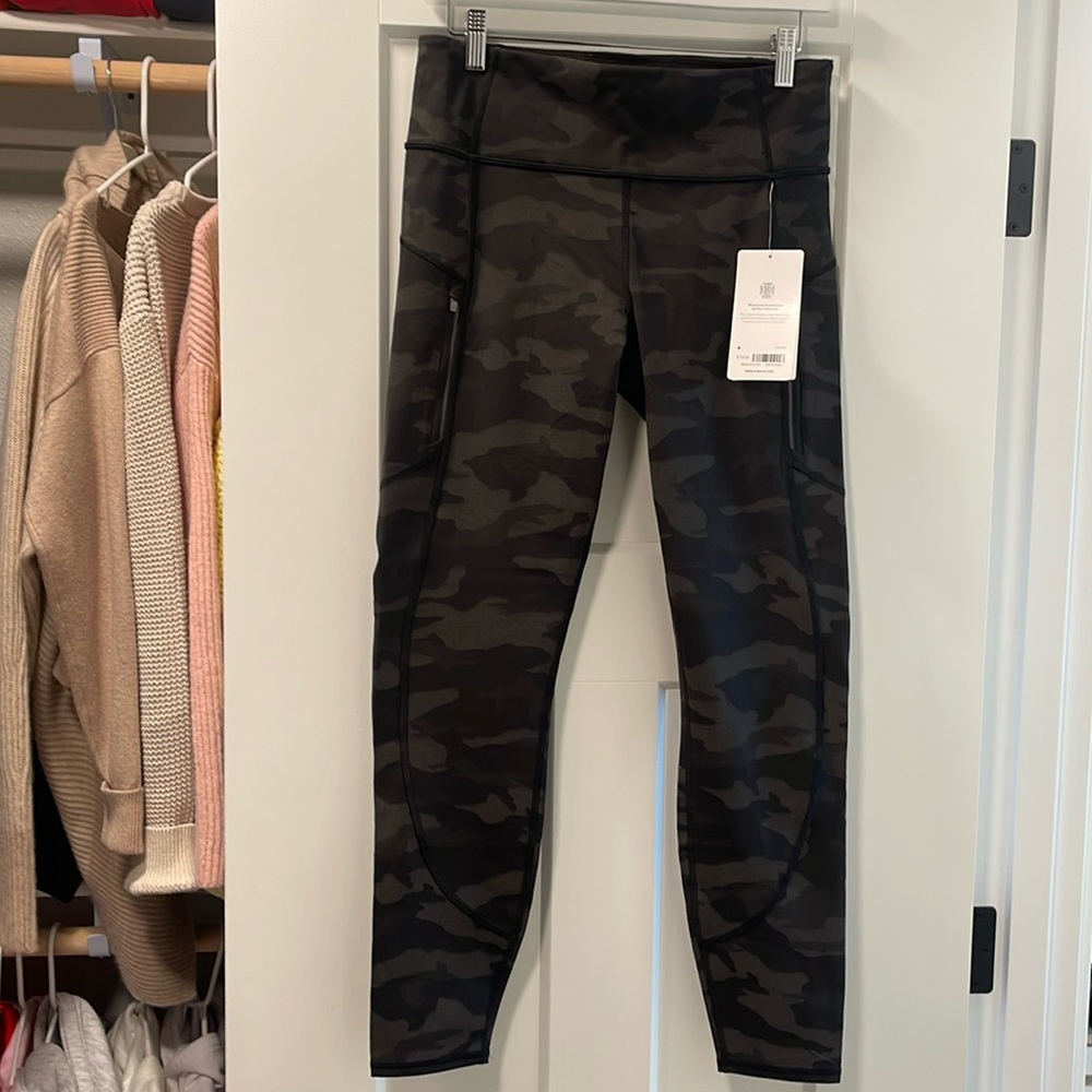 New Athleta Rainier Reflective Tight Camo Lux